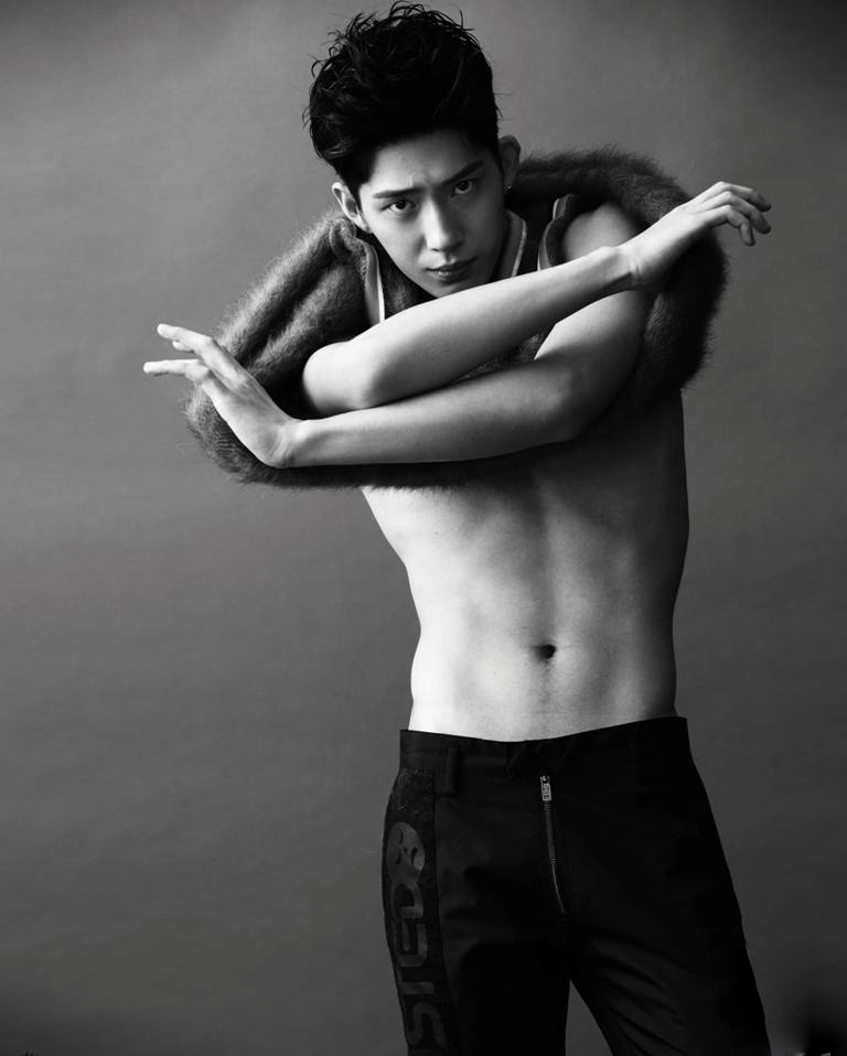 井柏然帅气活力嘻哈风格写真集