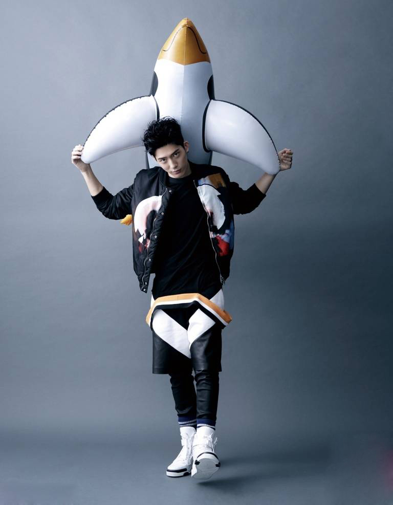 井柏然帅气活力嘻哈风格写真集