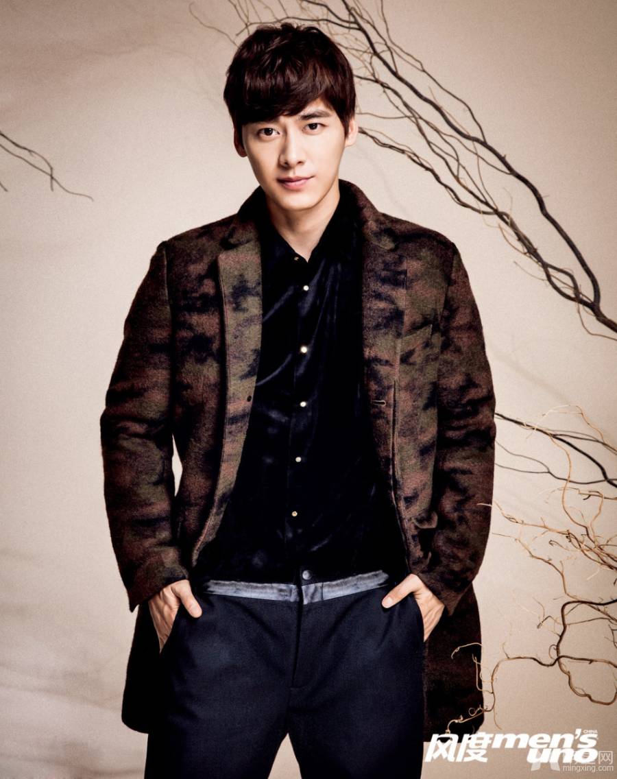 内地青年男星李易峰秋冬时尚写真