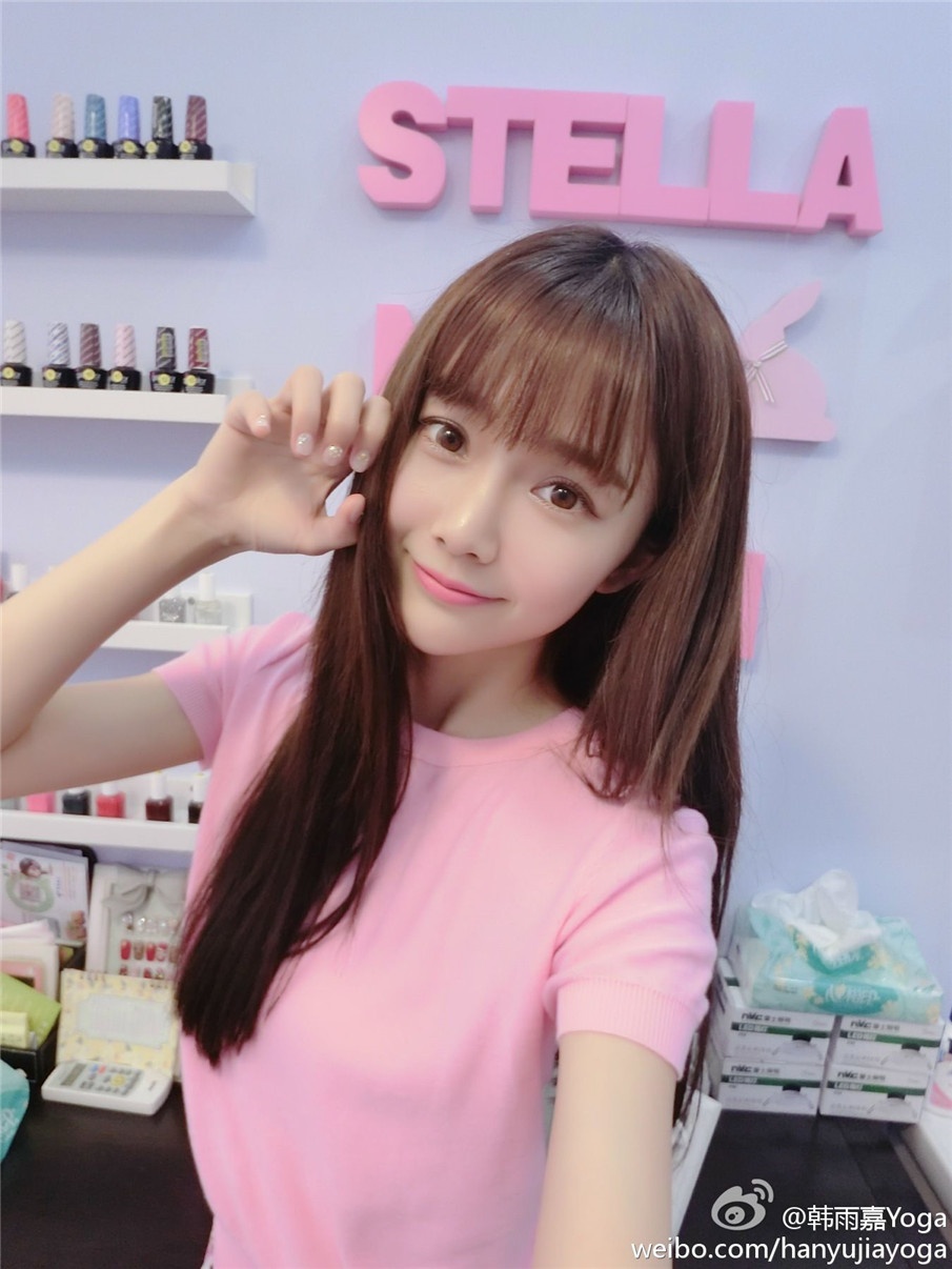 长发气质美女模特淼淼萌萌哒迷人写真