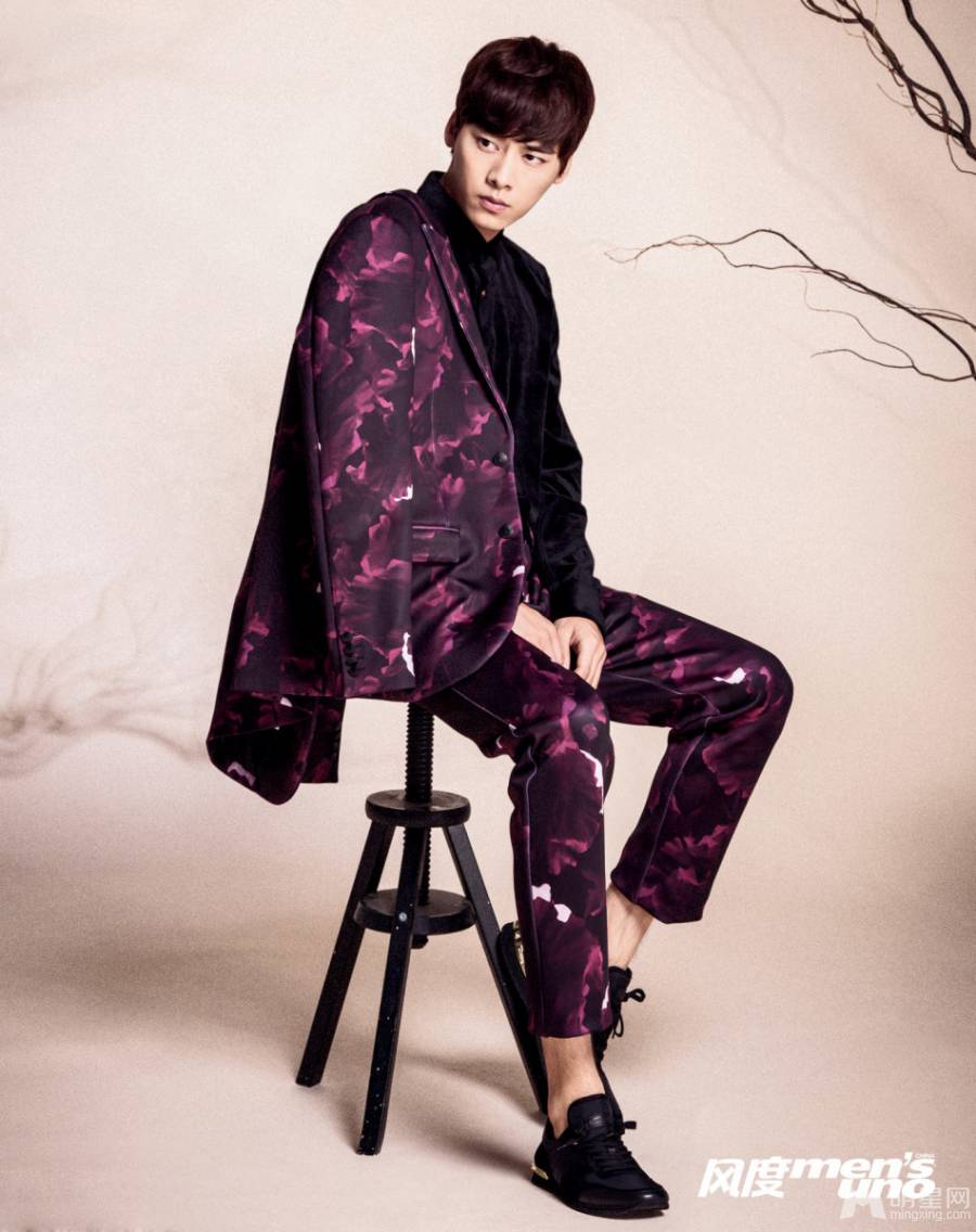 内地青年男星李易峰秋冬时尚写真