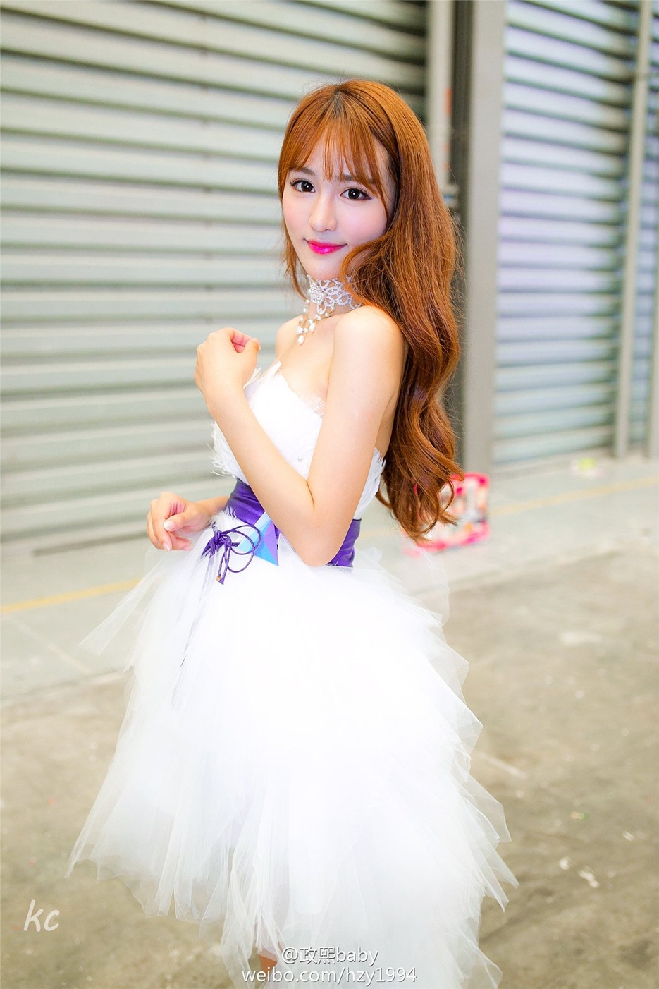 甜美长发美女小清新时尚街拍