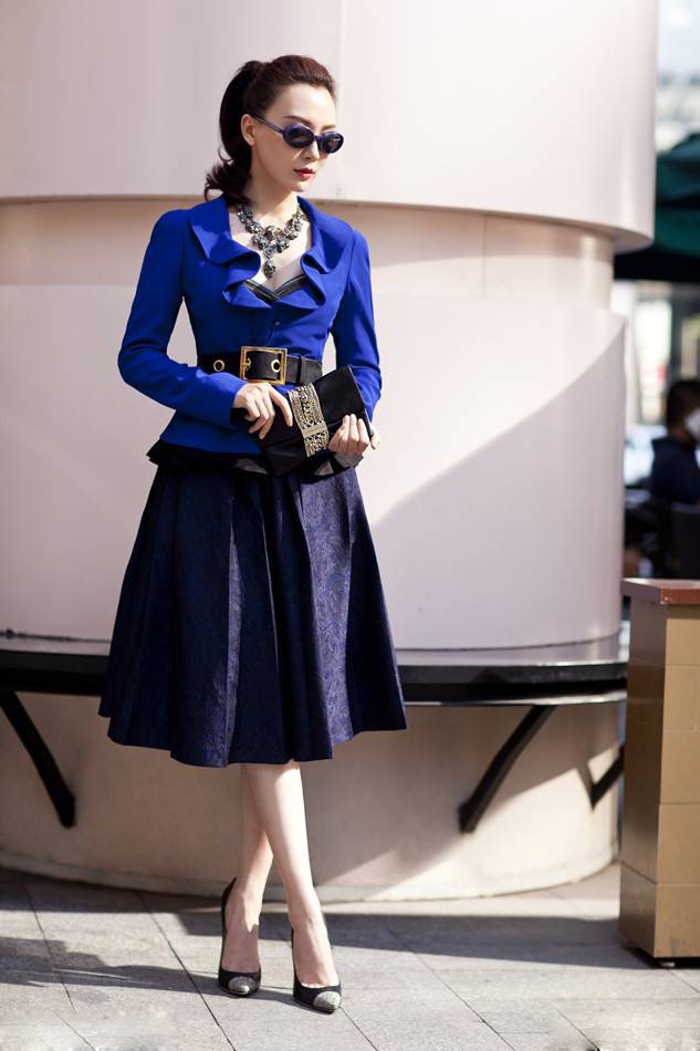 中国女演员陈数秋日时尚街拍