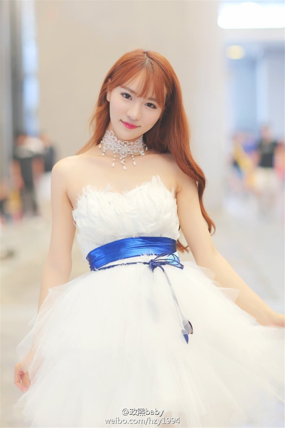 甜美长发美女小清新时尚街拍