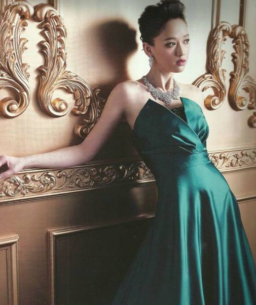 宅男女神陈乔恩尽显优雅高贵组图