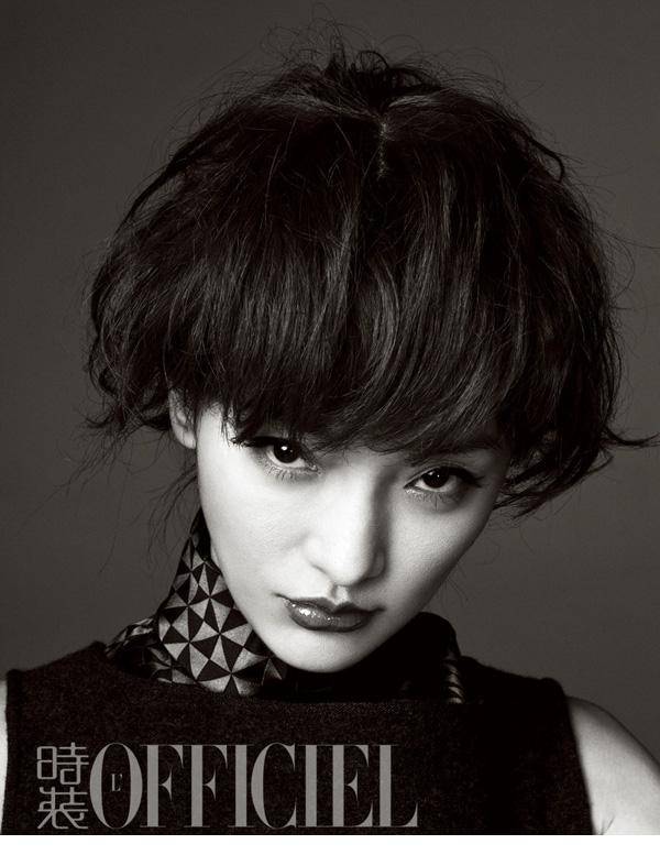 影视演员周迅红色精灵短发写真