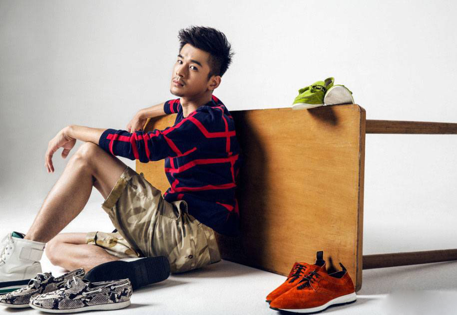 乔振宇休闲着装散发型男魅力