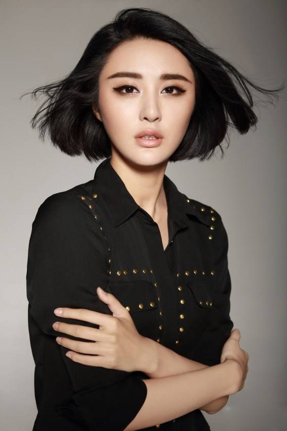 青年演员甘露甜美清新图片