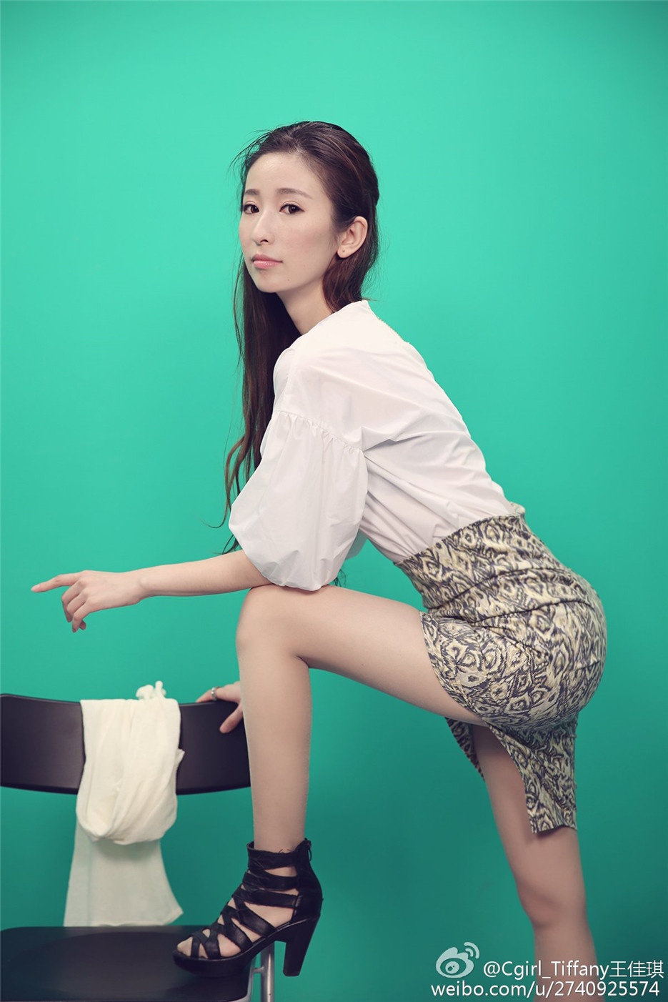 90后清纯宅男女神王佳琪微博私服照