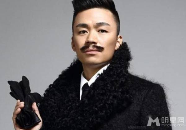 草根明星王宝强搞怪时尚大片