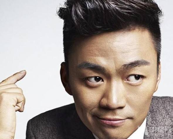 草根明星王宝强搞怪时尚大片