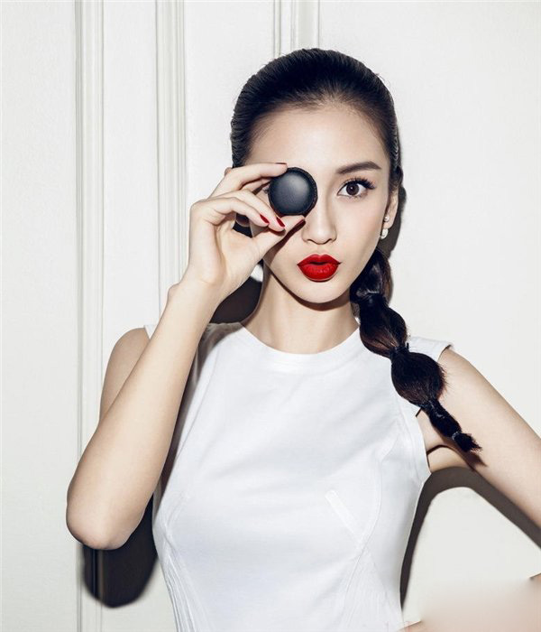 Angelababy最新红唇诱惑时尚封面写真