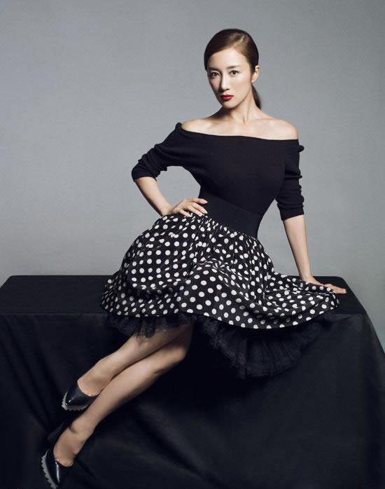 优雅性感的妲己李依晓时尚写真图片