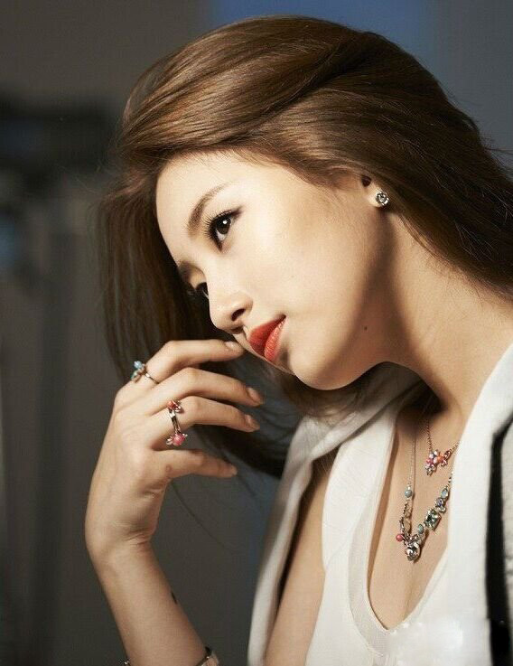 missA裴秀智奢华珠宝系列优雅写真图片