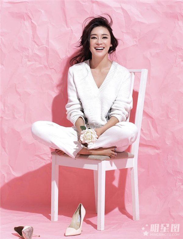 袁姗姗粉嫩时尚写真照