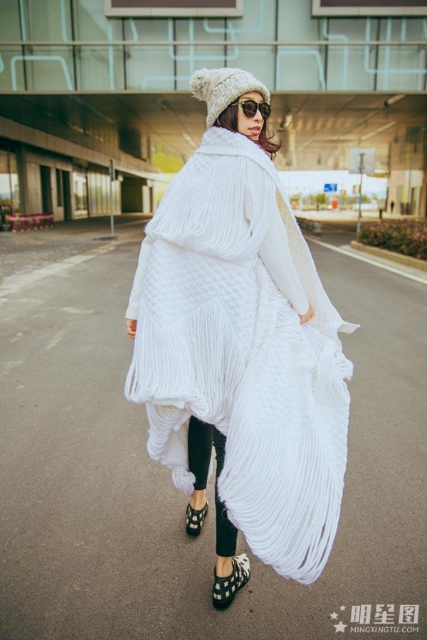 张俪时尚个性LOVE系列写真大片