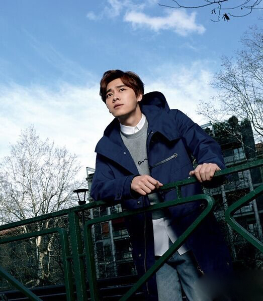 小鲜肉李易峰最新杂志封面写真集