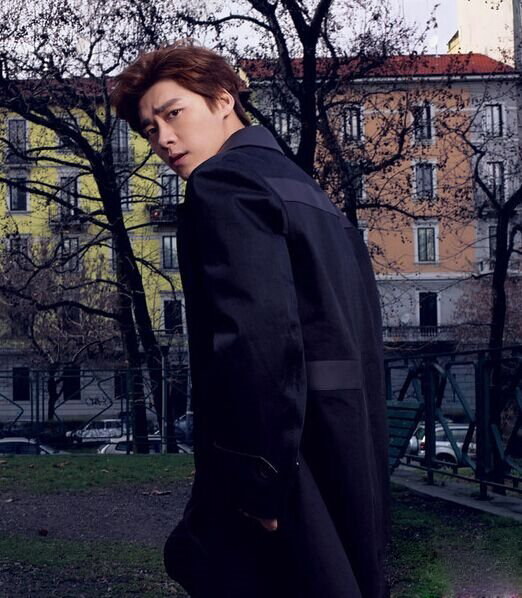 小鲜肉李易峰最新杂志封面写真集