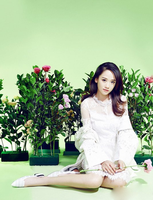 陈乔恩化身暖心糖果美人娇俏可爱写真大片