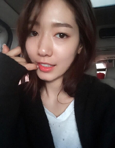 女神驾到！朴信惠最新时尚写真