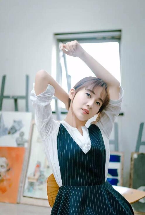 北电校花白澜画室写真曝光