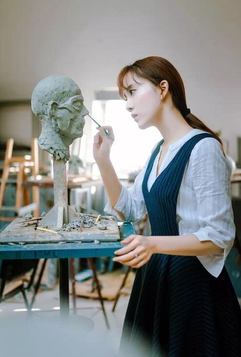 北电校花白澜画室写真曝光