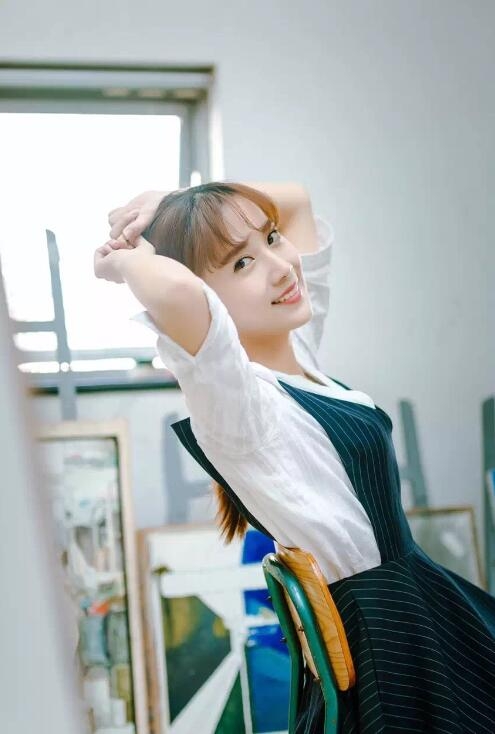 北电校花白澜画室写真曝光