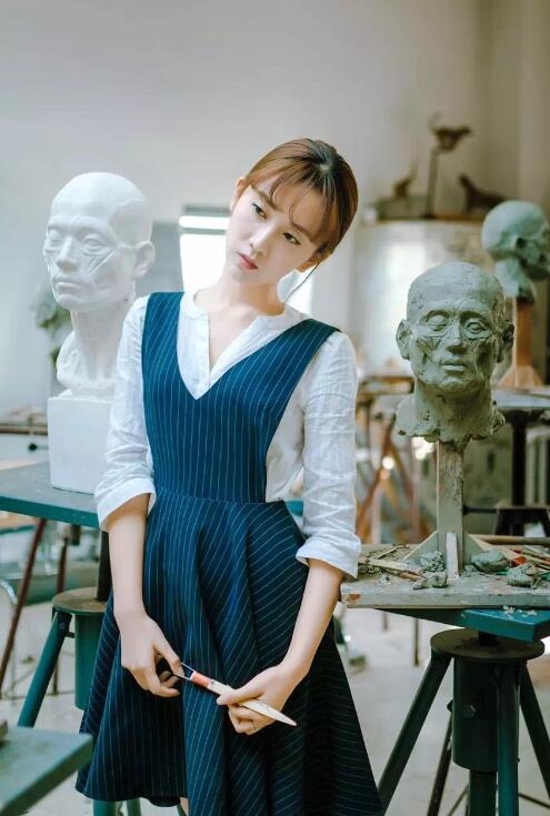 北电校花白澜画室写真曝光