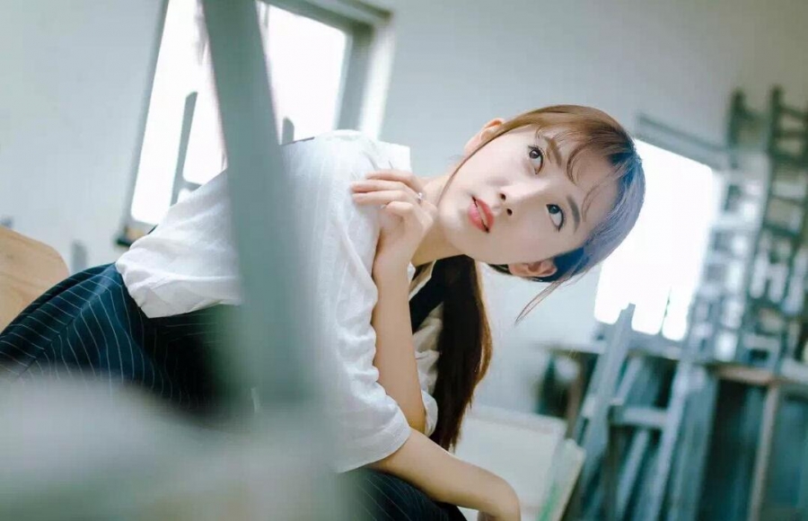 北电校花白澜画室写真曝光