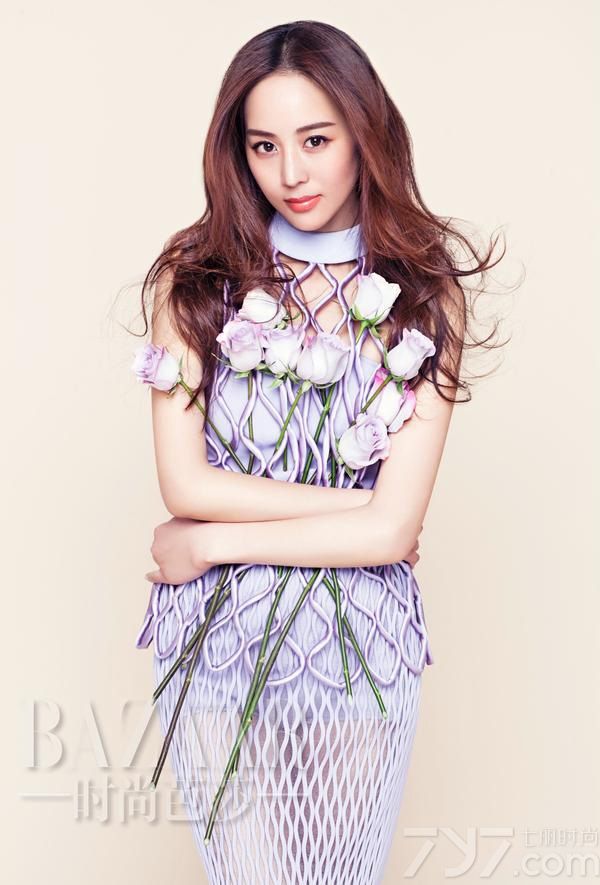 张钧甯最新春日写真 繁花簇拥优雅气质美如仙