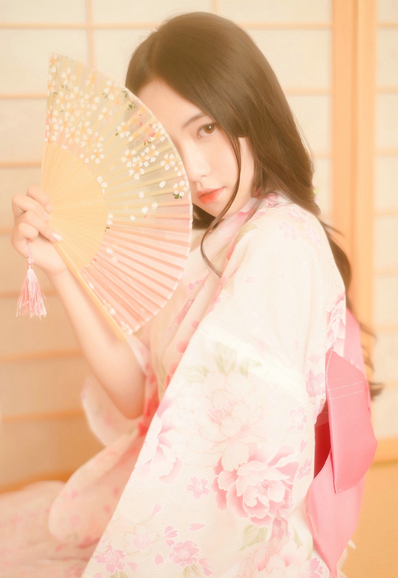 日系和服粉嫩美女高颜值气质写真