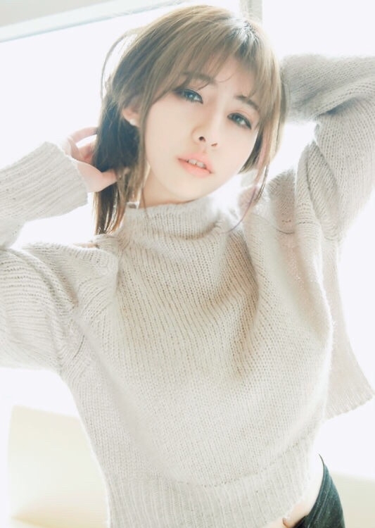 街头上的森系美女文艺淡雅写真