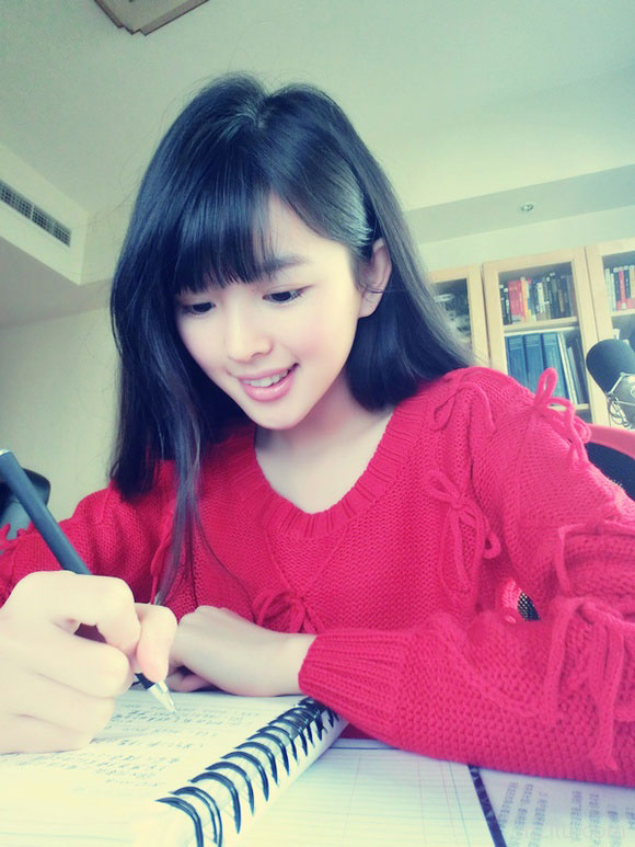 可爱美女清纯美女学生装