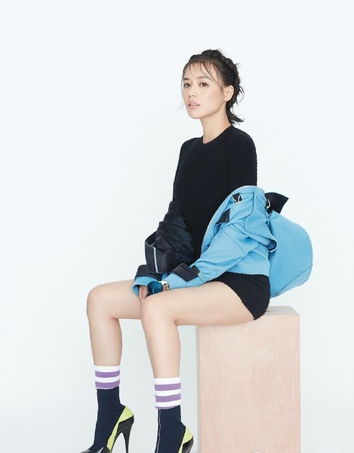 马思纯靓丽运动大片 “阿宁”秀健美好身材