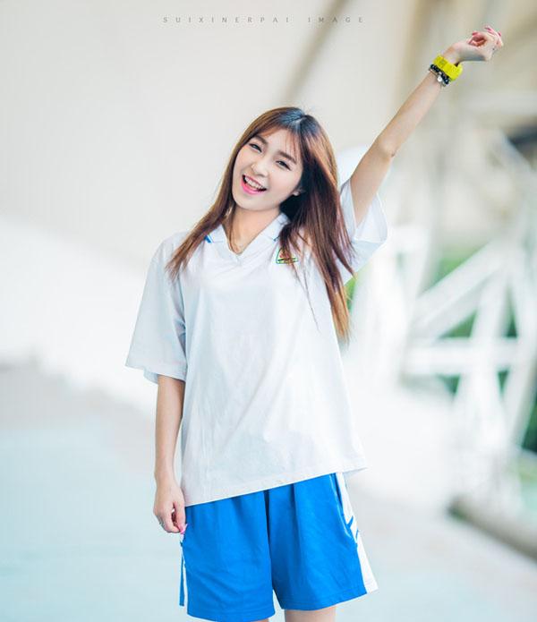 韩国学生美眉气质清纯校园写真