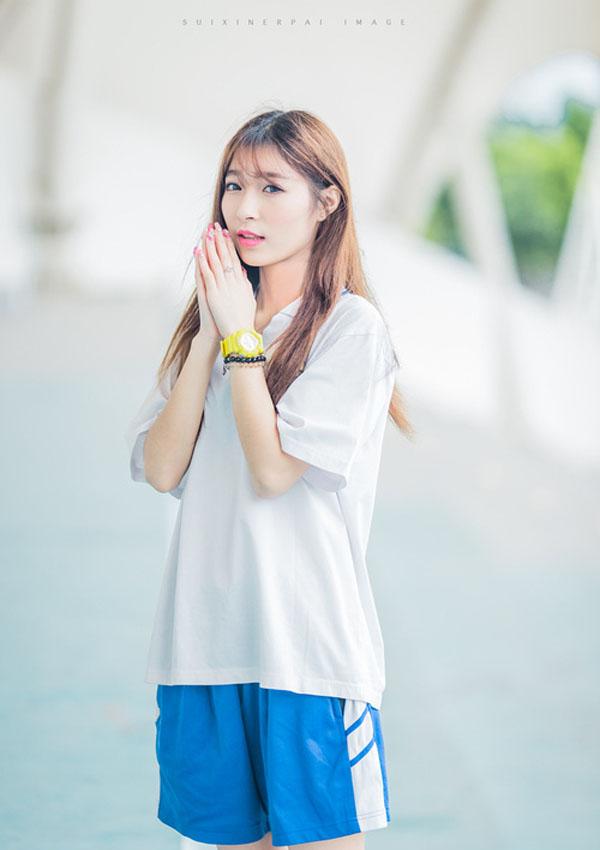 韩国学生美眉气质清纯校园写真