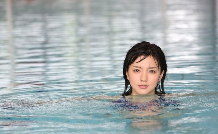 新晋写真拍大片 丰满白皙