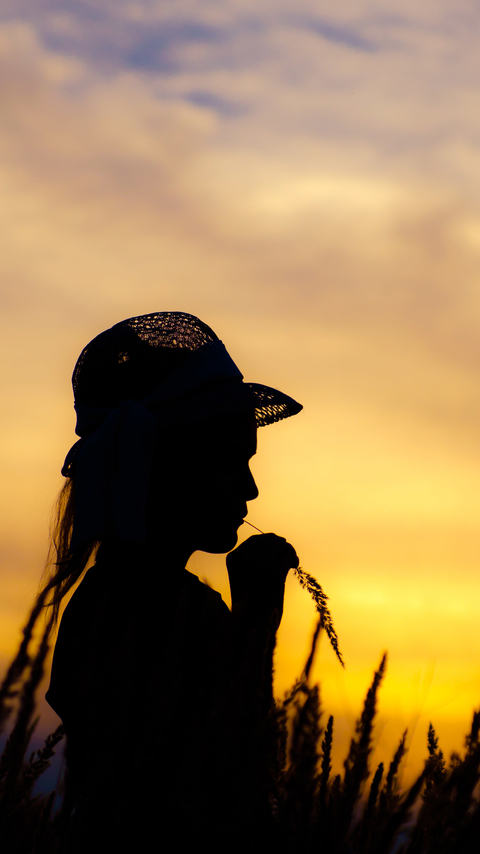 一脸娇俏清纯而又明媚的美女