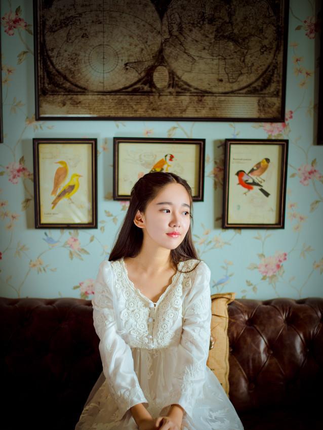 清纯美女书屋时光高清唯美大图