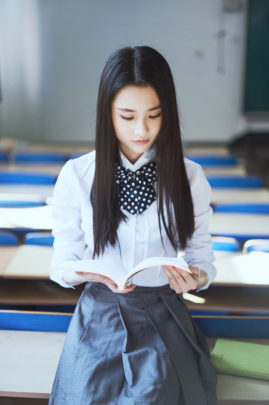 张慧雯首发清纯校园写真曝光