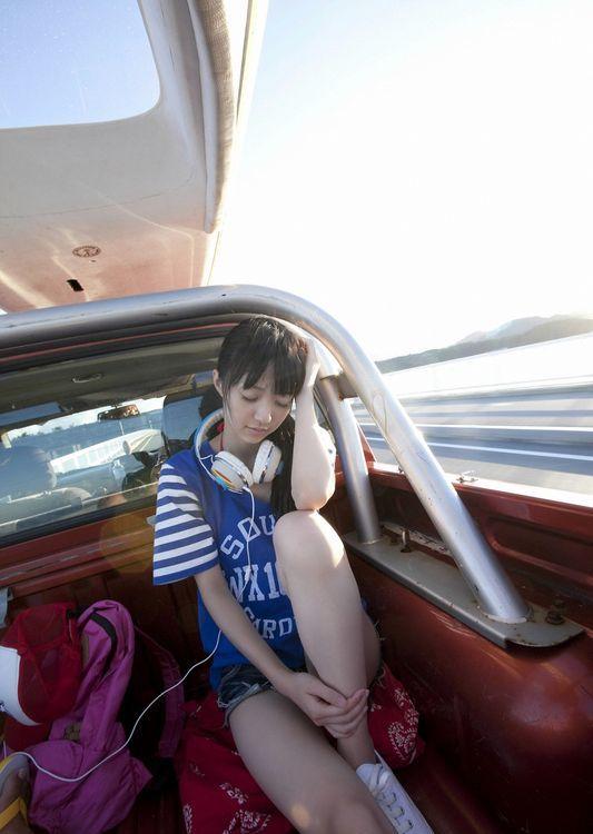 逢泽莉娜演绎阳光、海滩、王道美少女