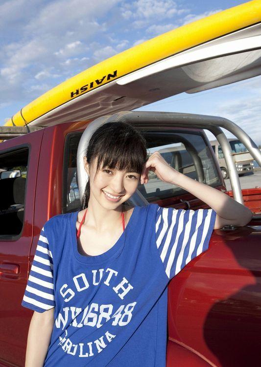 逢泽莉娜演绎阳光、海滩、王道美少女