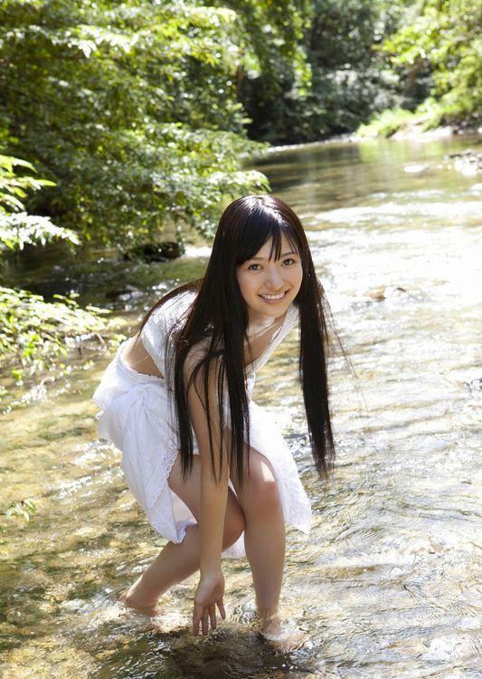 逢泽莉娜演绎阳光、海滩、王道美少女