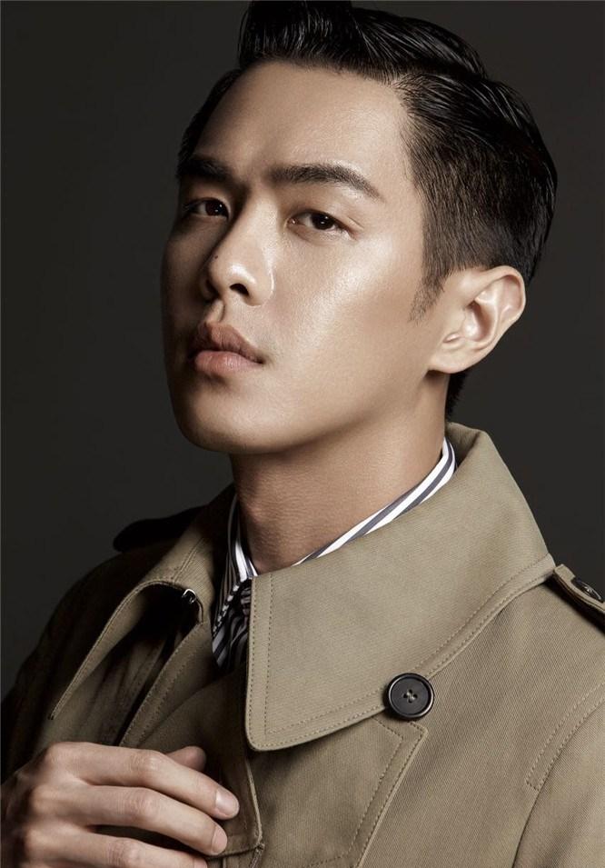 张若昀早秋写真成穿衣范本