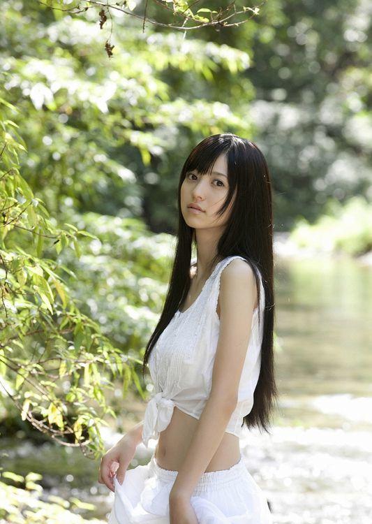 逢泽莉娜演绎阳光、海滩、王道美少女