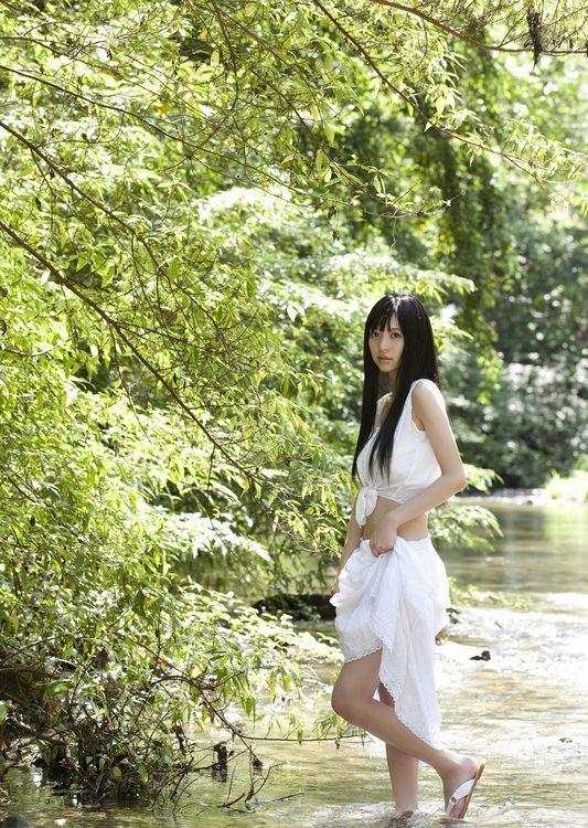 逢泽莉娜演绎阳光、海滩、王道美少女