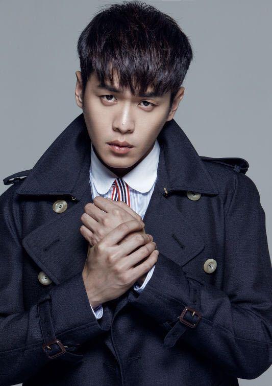 张若昀早秋写真成穿衣范本