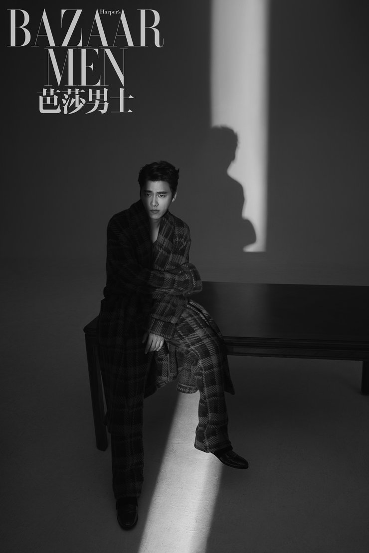 男友力max！李易峰登大片封面