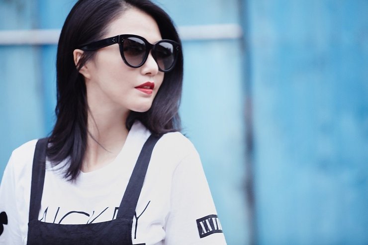 谭维维冷艳街拍霸道来袭