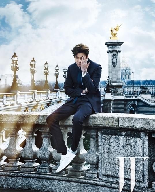 长腿欧巴李敏镐迎生日 回顾写真帅照